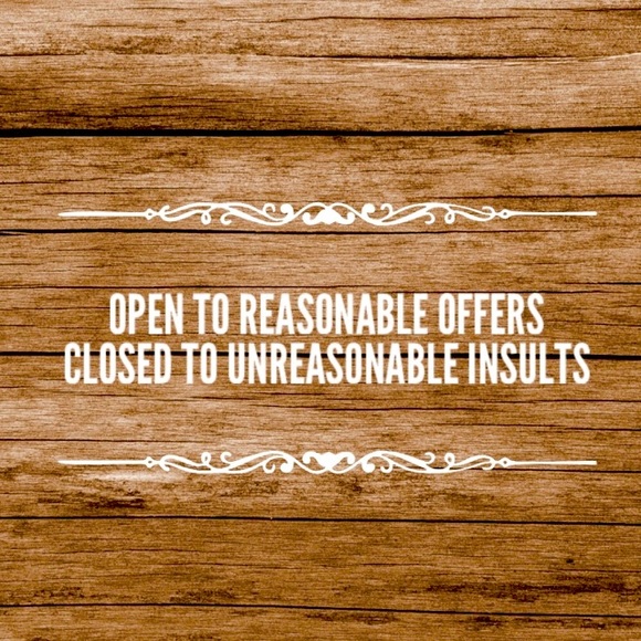 Sale offers are welcome I’m trying to clear out my closet so send an offer - Picture 5 of 8